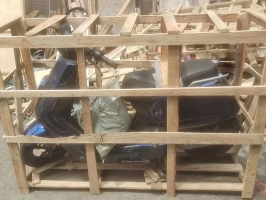 白朗托运电瓶车